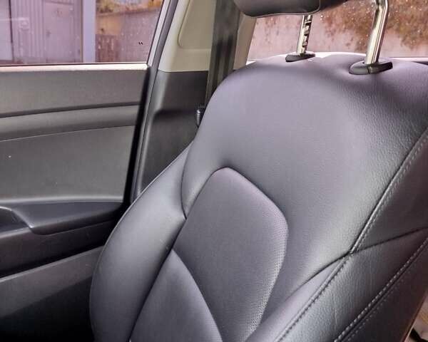 Сірий Хендай Туксон, об'ємом двигуна 1.69 л та пробігом 193 тис. км за 16500 $, фото 10 на Automoto.ua