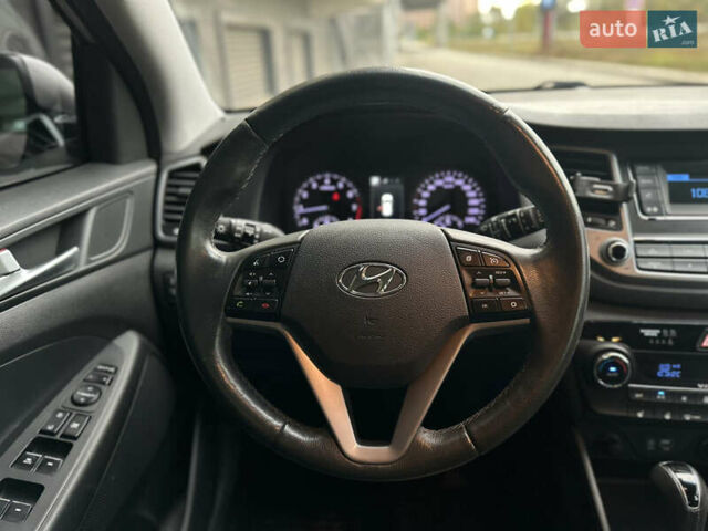 Хендай Туксон 2016 в Киеве на Automoto.ua Серый Хендай Туксон, объемом двигателя 2 л и пробегом 68 тыс. км за 19999 $, фото 7 на Automoto.ua
