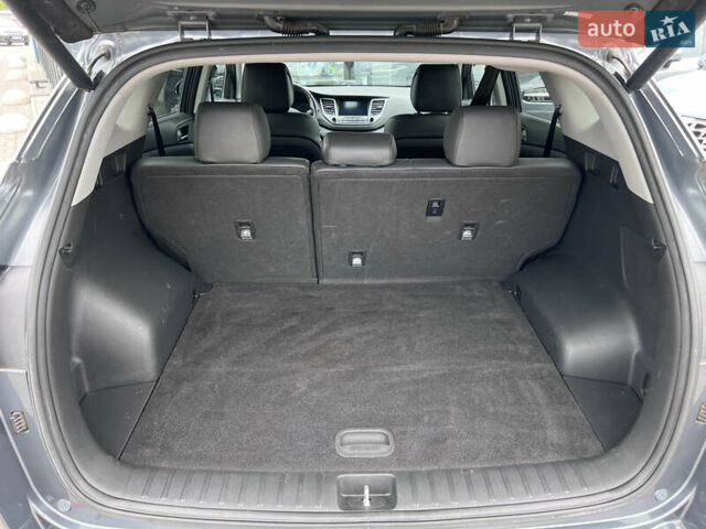 Серый Хендай Туксон, объемом двигателя 1.6 л и пробегом 188 тыс. км за 15990 $, фото 45 на Automoto.ua