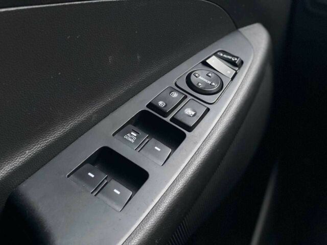 Серый Хендай Туксон, объемом двигателя 1.7 л и пробегом 99 тыс. км за 15500 $, фото 23 на Automoto.ua