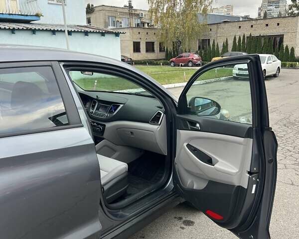 Хендай Туксон 2016 у Києві на Automoto.ua Сірий Хендай Туксон, об'ємом двигуна 2 л та пробігом 142 тис. км за 15200 $, фото 6 на Automoto.ua