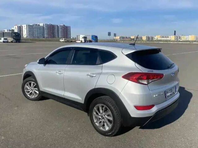 Хендай Туксон 2016 в Ивано-Франковске на Automoto.ua Серый Хендай Туксон, объемом двигателя 2 л и пробегом 125 тыс. км за 11000 $, фото 17 на Automoto.ua
