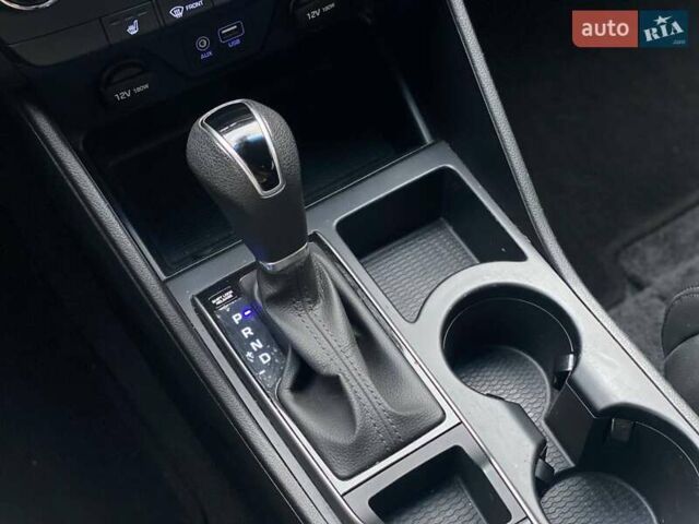 Серый Хендай Туксон, объемом двигателя 1.7 л и пробегом 99 тыс. км за 15490 $, фото 28 на Automoto.ua