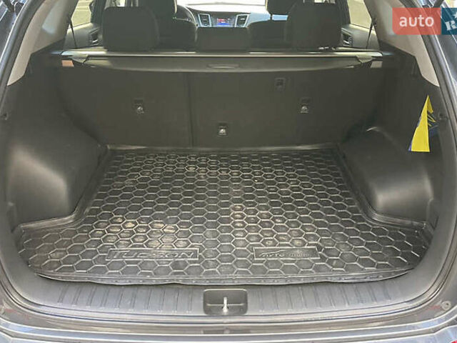 Серый Хендай Туксон, объемом двигателя 2 л и пробегом 125 тыс. км за 15600 $, фото 19 на Automoto.ua