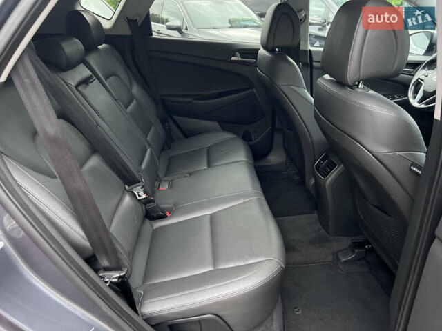 Серый Хендай Туксон, объемом двигателя 1.6 л и пробегом 188 тыс. км за 15990 $, фото 41 на Automoto.ua