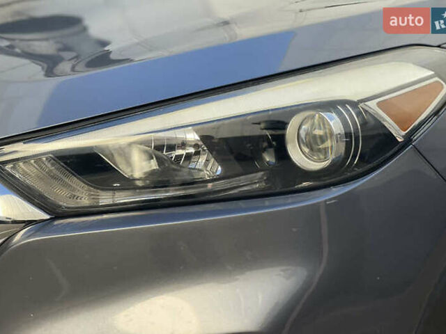 Серый Хендай Туксон, объемом двигателя 2 л и пробегом 125 тыс. км за 15600 $, фото 3 на Automoto.ua