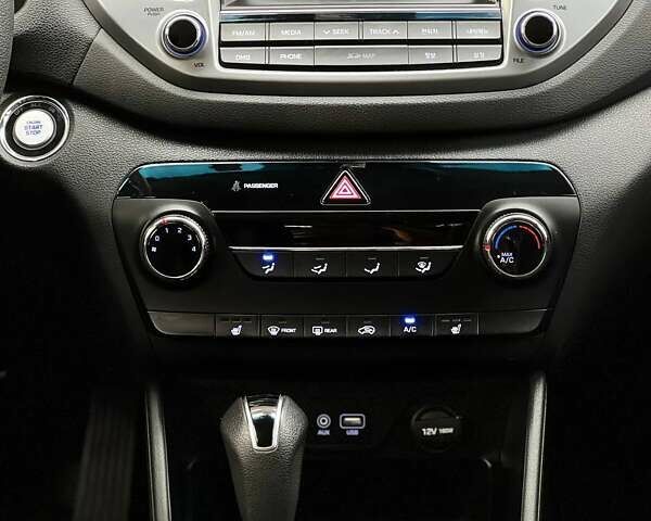 Серый Хендай Туксон, объемом двигателя 1.7 л и пробегом 110 тыс. км за 15990 $, фото 49 на Automoto.ua