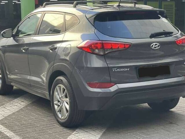 Сірий Хендай Туксон, об'ємом двигуна 2 л та пробігом 125 тис. км за 13600 $, фото 23 на Automoto.ua