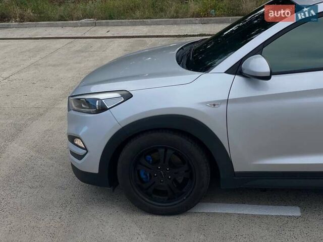 Серый Хендай Туксон, объемом двигателя 1.7 л и пробегом 99 тыс. км за 15490 $, фото 12 на Automoto.ua