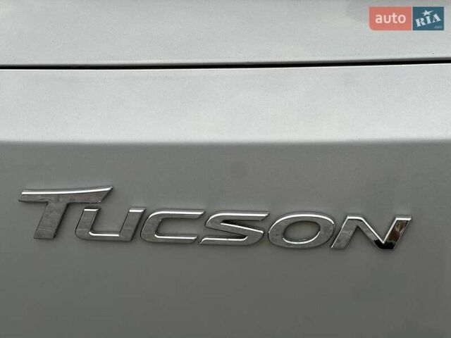 Серый Хендай Туксон, объемом двигателя 1.7 л и пробегом 110 тыс. км за 15990 $, фото 16 на Automoto.ua