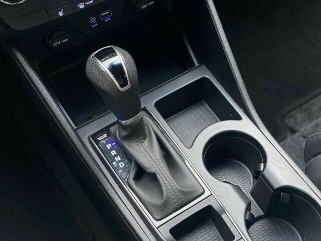 Серый Хендай Туксон, объемом двигателя 1.7 л и пробегом 99 тыс. км за 15500 $, фото 21 на Automoto.ua