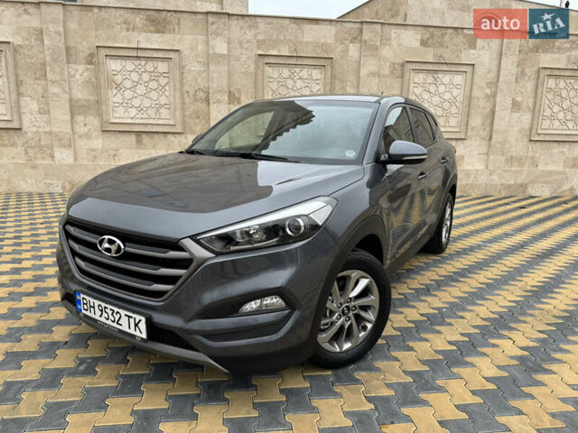Серый Хендай Туксон, объемом двигателя 2 л и пробегом 183 тыс. км за 16400 $, фото 9 на Automoto.ua