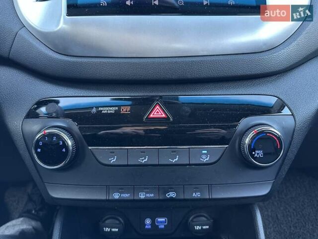 Серый Хендай Туксон, объемом двигателя 2 л и пробегом 124 тыс. км за 16900 $, фото 25 на Automoto.ua