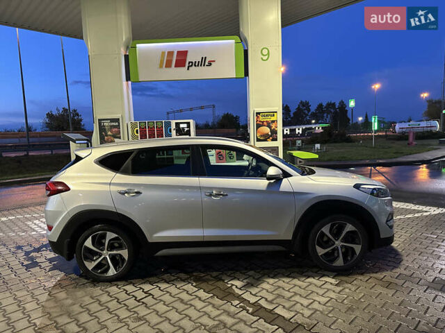 Хендай Туксон 2016 в Киеве на Automoto.ua Серый Хендай Туксон, объемом двигателя 2 л и пробегом 126 тыс. км за 21500 $, фото 21 на Automoto.ua