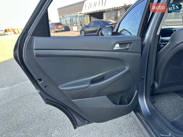 Серый Хендай Туксон, объемом двигателя 2 л и пробегом 124 тыс. км за 16900 $, фото 18 на Automoto.ua