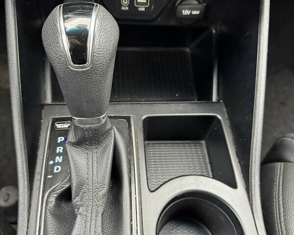 Серый Хендай Туксон, объемом двигателя 2 л и пробегом 183 тыс. км за 16400 $, фото 43 на Automoto.ua