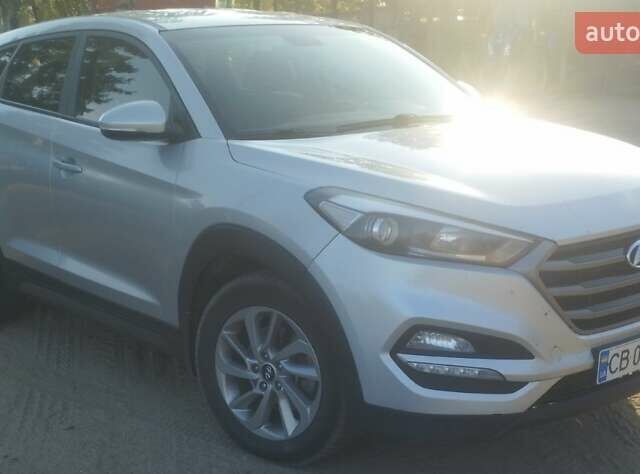 Сірий Хендай Туксон, об'ємом двигуна 2 л та пробігом 348 тис. км за 12900 $, фото 5 на Automoto.ua