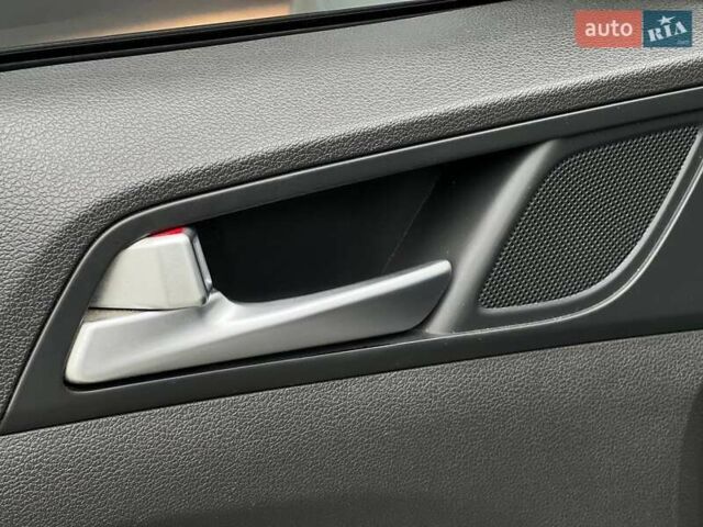 Серый Хендай Туксон, объемом двигателя 1.7 л и пробегом 110 тыс. км за 15490 $, фото 23 на Automoto.ua