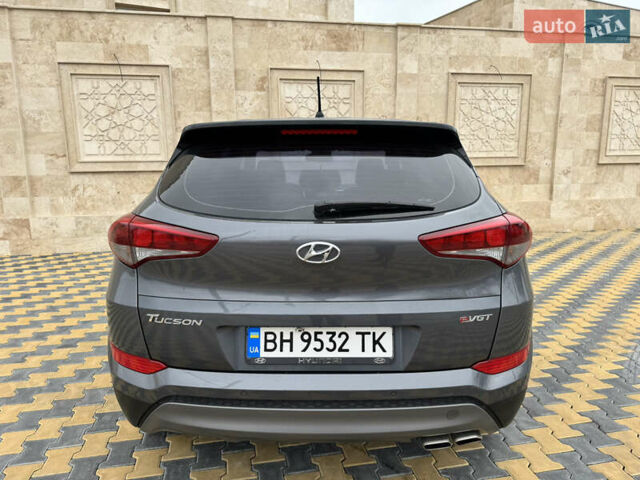 Серый Хендай Туксон, объемом двигателя 2 л и пробегом 183 тыс. км за 16400 $, фото 23 на Automoto.ua