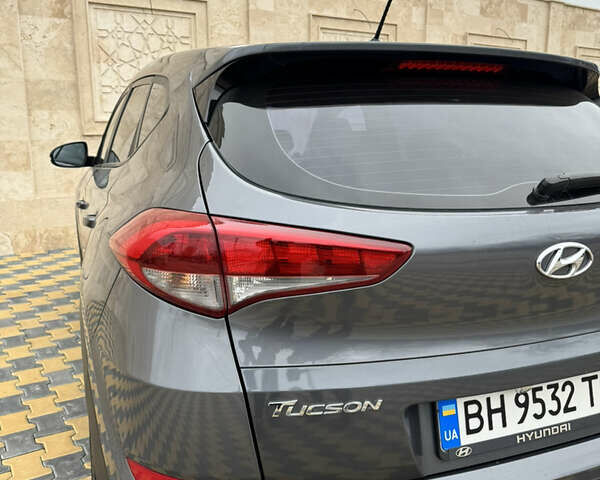 Серый Хендай Туксон, объемом двигателя 2 л и пробегом 183 тыс. км за 16400 $, фото 25 на Automoto.ua