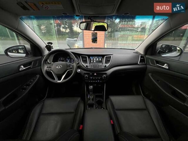 Серый Хендай Туксон, объемом двигателя 1.7 л и пробегом 110 тыс. км за 15490 $, фото 46 на Automoto.ua