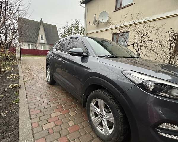Серый Хендай Туксон, объемом двигателя 2 л и пробегом 158 тыс. км за 15999 $, фото 9 на Automoto.ua
