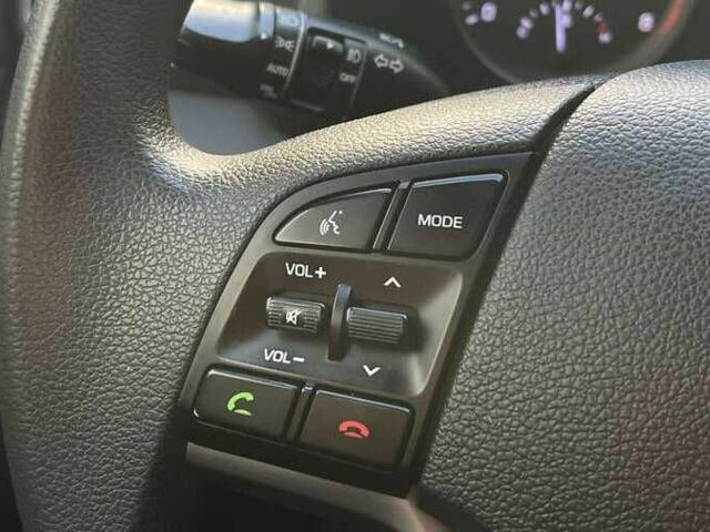 Сірий Хендай Туксон, об'ємом двигуна 2 л та пробігом 125 тис. км за 13600 $, фото 9 на Automoto.ua