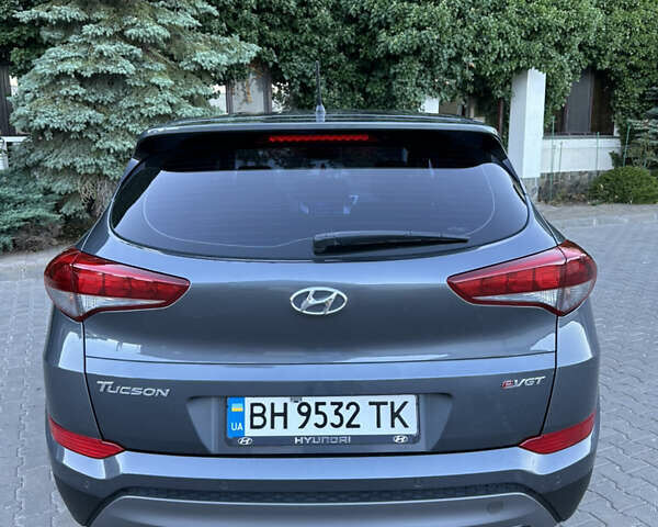 Хендай Туксон 2016 в Одессе на Automoto.ua Серый Хендай Туксон, объемом двигателя 2 л и пробегом 182 тыс. км за 17700 $, фото 10 на Automoto.ua