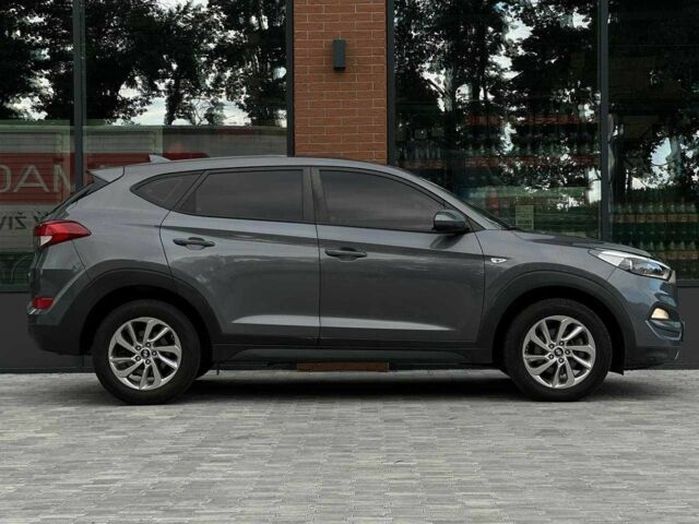 Хендай Туксон 2016 в Киеве на Automoto.ua Серый Хендай Туксон, объемом двигателя 1.7 л и пробегом 134 тыс. км за 15990 $, фото 4 на Automoto.ua