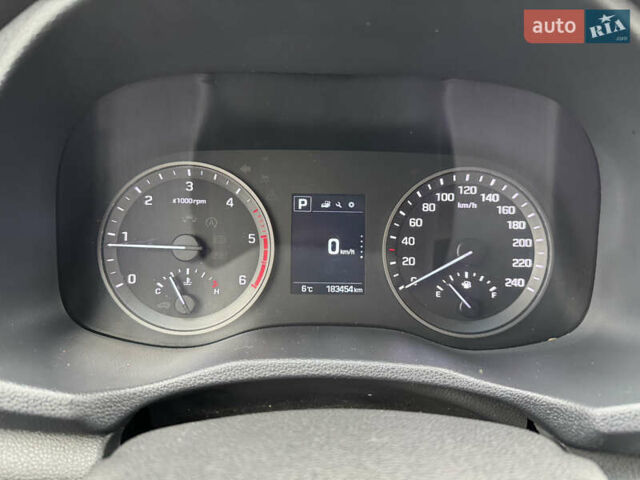 Серый Хендай Туксон, объемом двигателя 2 л и пробегом 183 тыс. км за 16400 $, фото 31 на Automoto.ua