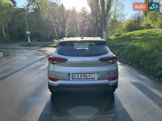 Хендай Туксон 2016 в Киеве на Automoto.ua Серый Хендай Туксон, объемом двигателя 2 л и пробегом 126 тыс. км за 21500 $, фото 5 на Automoto.ua