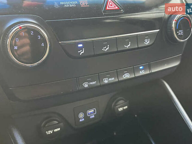 Серый Хендай Туксон, объемом двигателя 2 л и пробегом 125 тыс. км за 15600 $, фото 13 на Automoto.ua