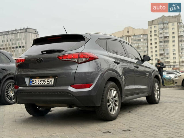 Сірий Хендай Туксон, об'ємом двигуна 1.69 л та пробігом 130 тис. км за 16800 $, фото 4 на Automoto.ua