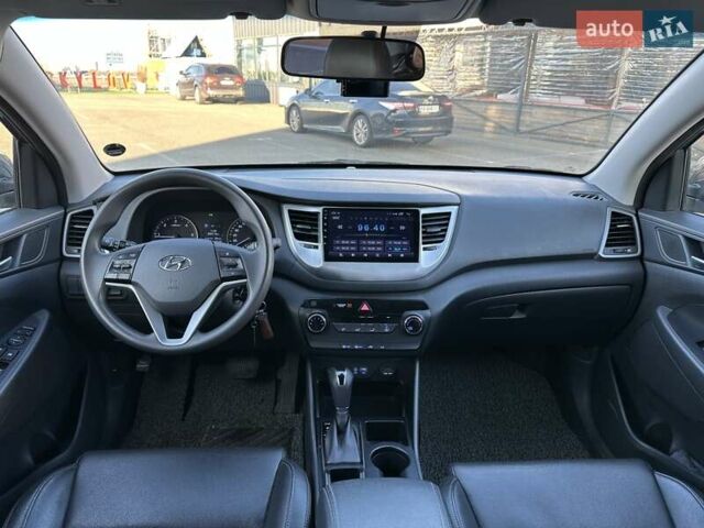 Серый Хендай Туксон, объемом двигателя 2 л и пробегом 124 тыс. км за 16900 $, фото 29 на Automoto.ua