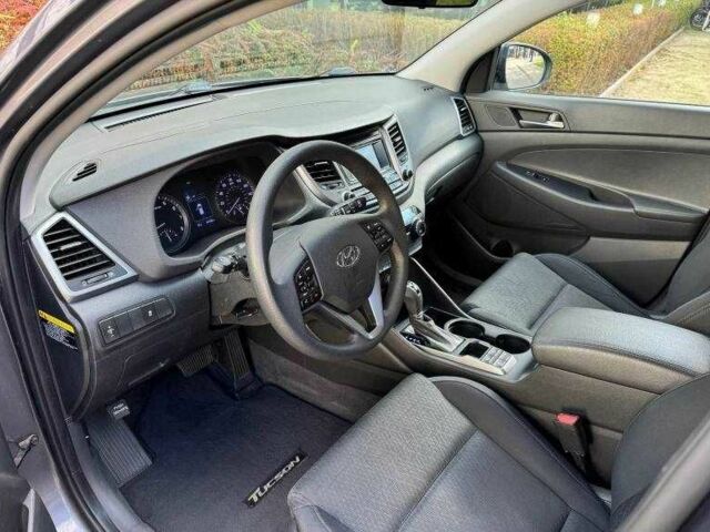 Сірий Хендай Туксон, об'ємом двигуна 1.6 л та пробігом 105 тис. км за 9200 $, фото 6 на Automoto.ua