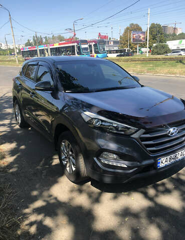 Серый Хендай Туксон, объемом двигателя 2 л и пробегом 166 тыс. км за 20500 $, фото 1 на Automoto.ua