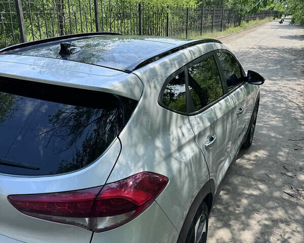 Хендай Туксон 2016 у Дніпро (Дніпропетровську) на Automoto.ua Сірий Хендай Туксон, об'ємом двигуна 1.59 л та пробігом 177 тис. км за 14500 $, фото 7 на Automoto.ua