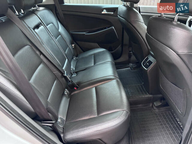 Серый Хендай Туксон, объемом двигателя 2 л и пробегом 85 тыс. км за 19500 $, фото 22 на Automoto.ua