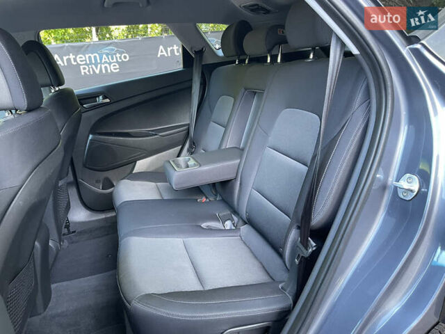 Сірий Хендай Туксон, об'ємом двигуна 2 л та пробігом 93 тис. км за 14300 $, фото 12 на Automoto.ua