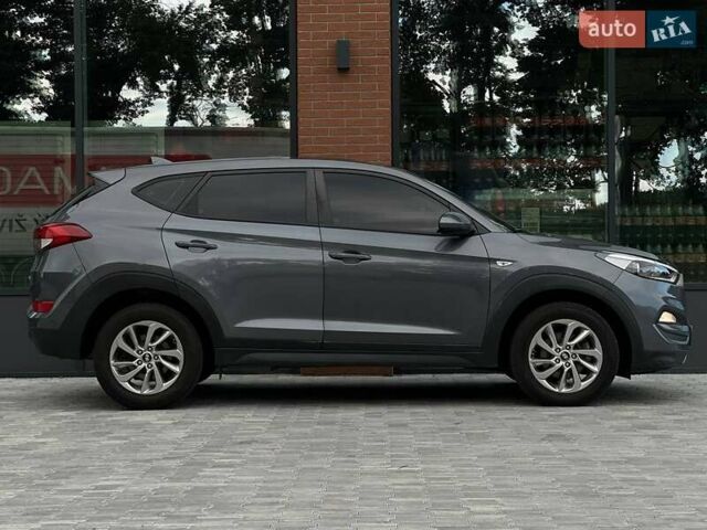 Хендай Туксон 2016 в Киеве на Automoto.ua Серый Хендай Туксон, объемом двигателя 1.7 л и пробегом 134 тыс. км за 15990 $, фото 7 на Automoto.ua