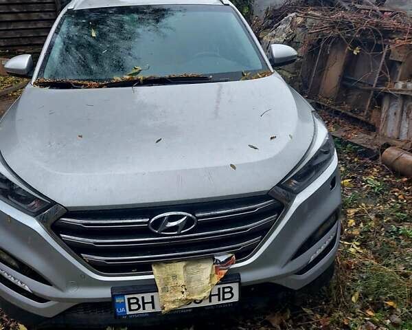 Серый Хендай Туксон, объемом двигателя 2 л и пробегом 93 тыс. км за 20400 $, фото 1 на Automoto.ua