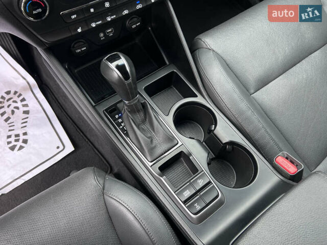 Серый Хендай Туксон, объемом двигателя 1.6 л и пробегом 188 тыс. км за 15990 $, фото 33 на Automoto.ua