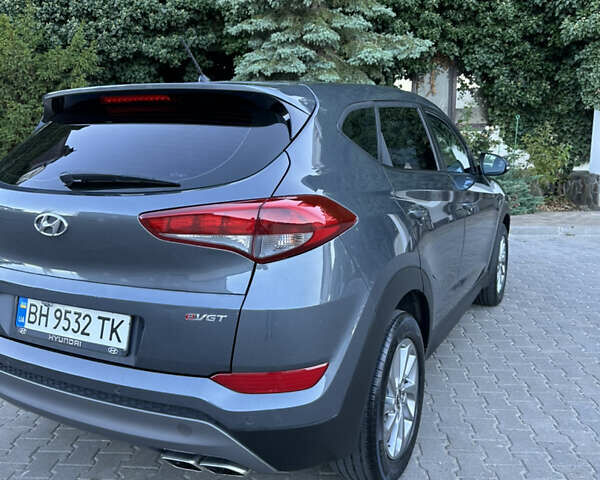 Хендай Туксон 2016 в Одессе на Automoto.ua Серый Хендай Туксон, объемом двигателя 2 л и пробегом 182 тыс. км за 17700 $, фото 6 на Automoto.ua
