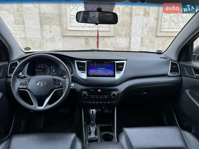 Серый Хендай Туксон, объемом двигателя 2 л и пробегом 183 тыс. км за 16400 $, фото 34 на Automoto.ua