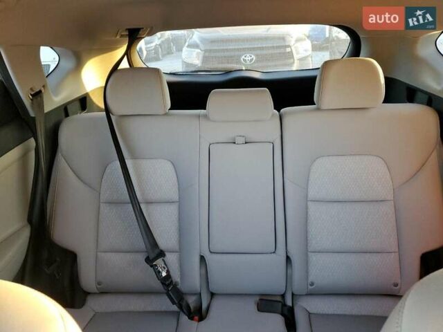 Серый Хендай Туксон, объемом двигателя 2 л и пробегом 111 тыс. км за 2400 $, фото 9 на Automoto.ua