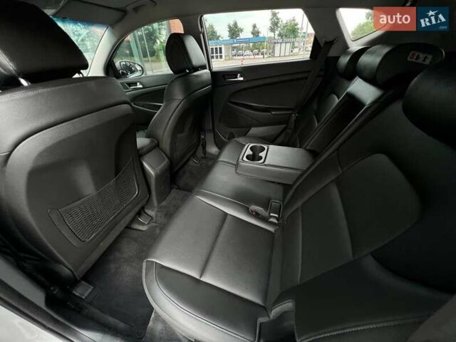 Серый Хендай Туксон, объемом двигателя 1.7 л и пробегом 110 тыс. км за 15490 $, фото 43 на Automoto.ua