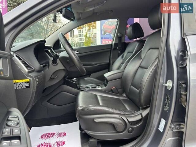 Хендай Туксон 2016 в Львове на Automoto.ua Серый Хендай Туксон, объемом двигателя 2 л и пробегом 192 тыс. км за 19100 $, фото 7 на Automoto.ua