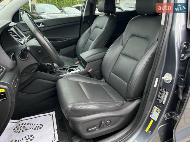 Серый Хендай Туксон, объемом двигателя 1.6 л и пробегом 188 тыс. км за 15990 $, фото 22 на Automoto.ua