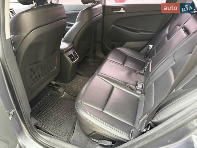Сірий Хендай Туксон, об'ємом двигуна 1.69 л та пробігом 130 тис. км за 16800 $, фото 11 на Automoto.ua
