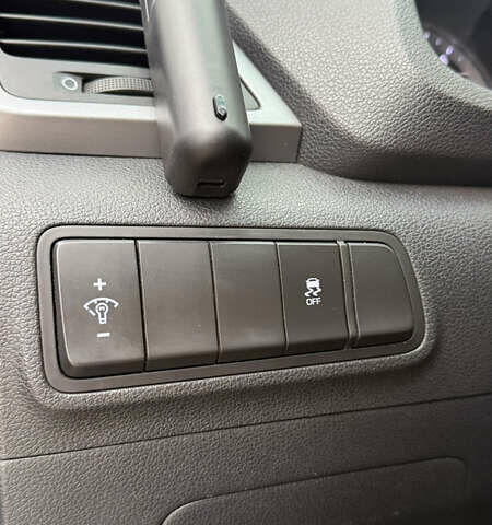 Сірий Хендай Туксон, об'ємом двигуна 2 л та пробігом 206 тис. км за 16000 $, фото 12 на Automoto.ua